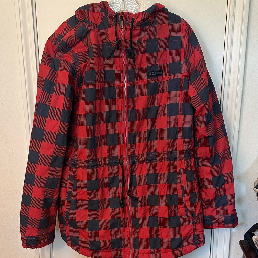 Columbia Chatfield Red and Black Checkered light puffy Jacket